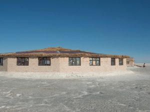 Salar-de-Uyuni salt hotel1